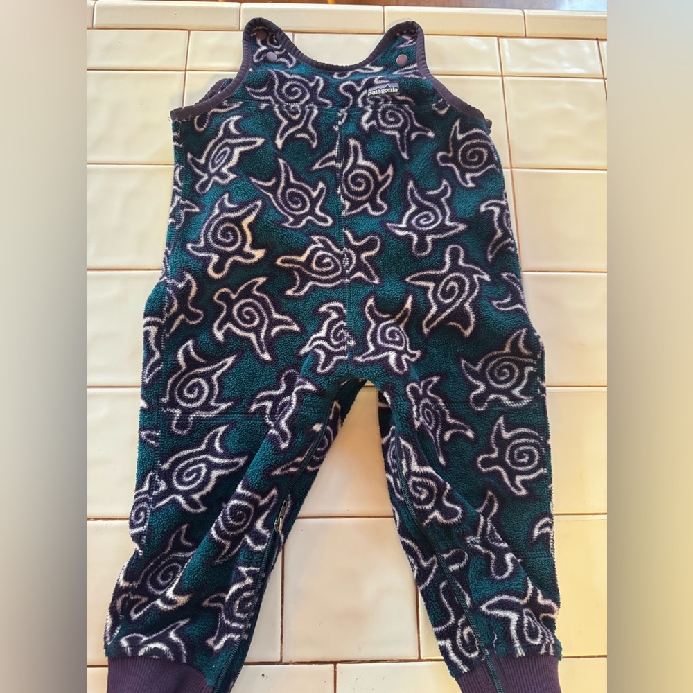 Patagonia toddler fleece overall -vintage 24 months no holes are stains.